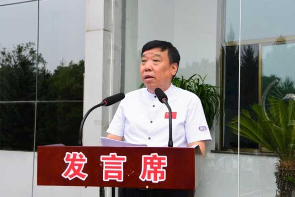 集團董事長李安平